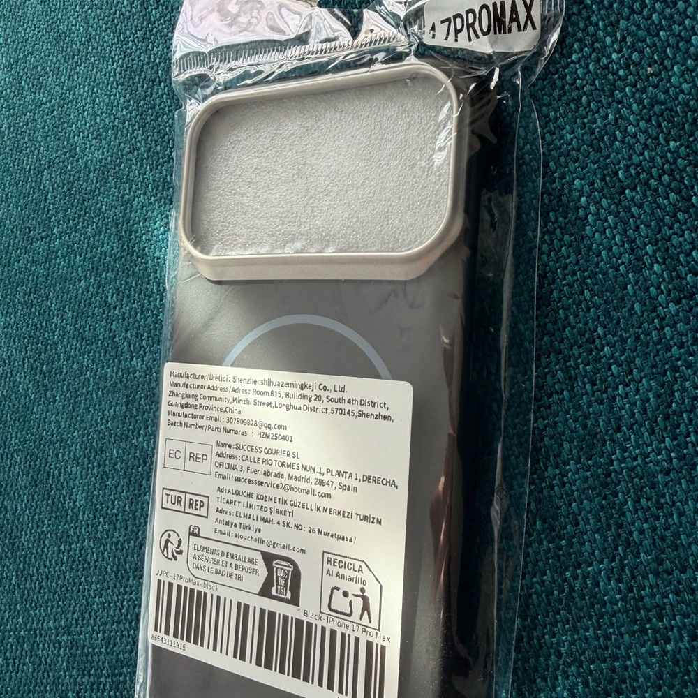 iPhone BUNDLE 17 PRO MAX Accessory bundle - Picture 7 of 10